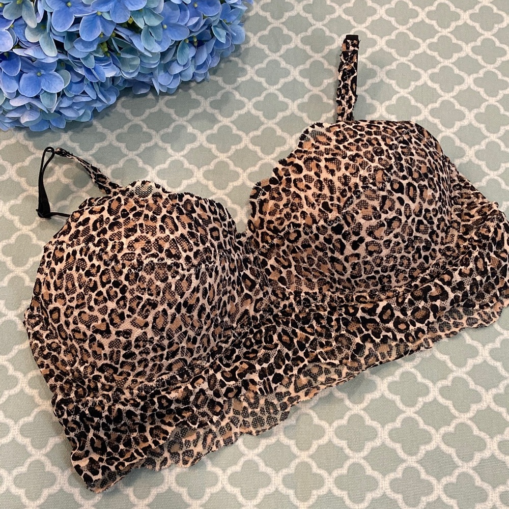 PINK Victoria’s Secret Leopard Lace Push Up Bralette L